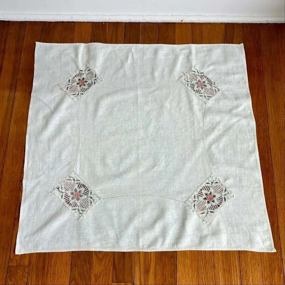 Vintage Cotton Cutwork Table Topper, Floral Embroidery 26.5x28